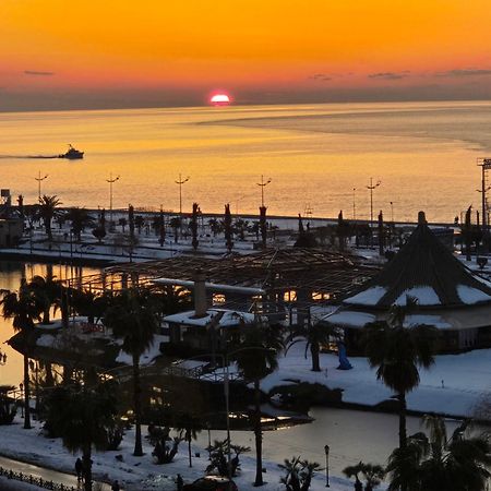 Apartment Roin Μπατούμι Εξωτερικό φωτογραφία